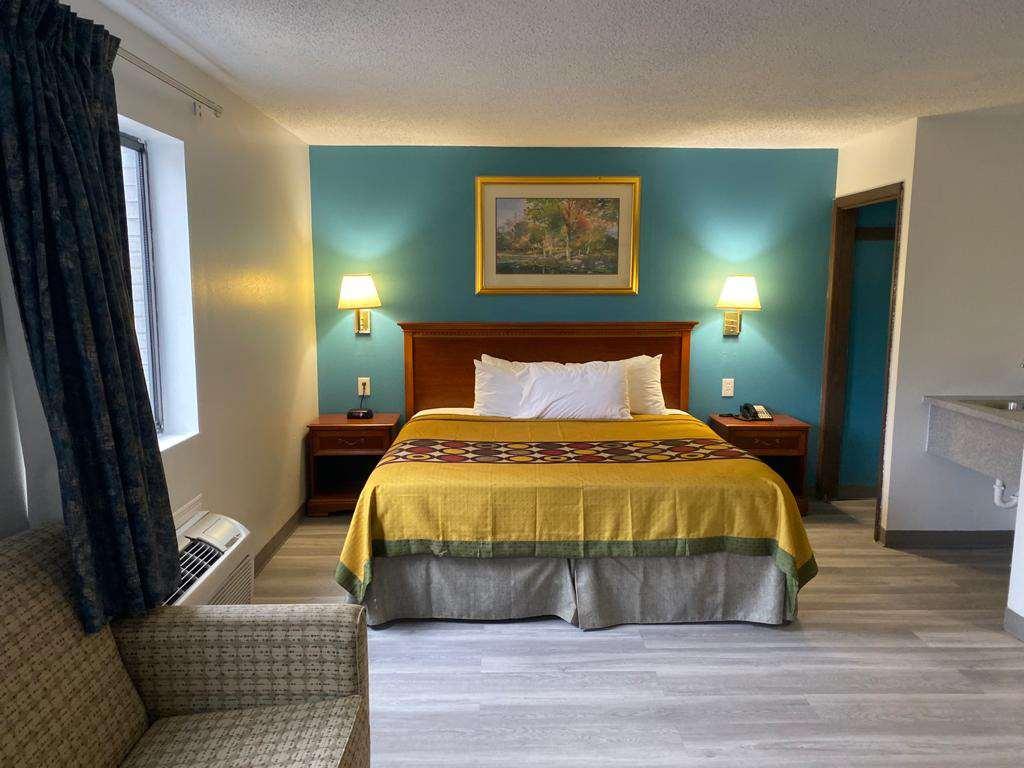 Americas Best Value Inn West Frankfort Room photo