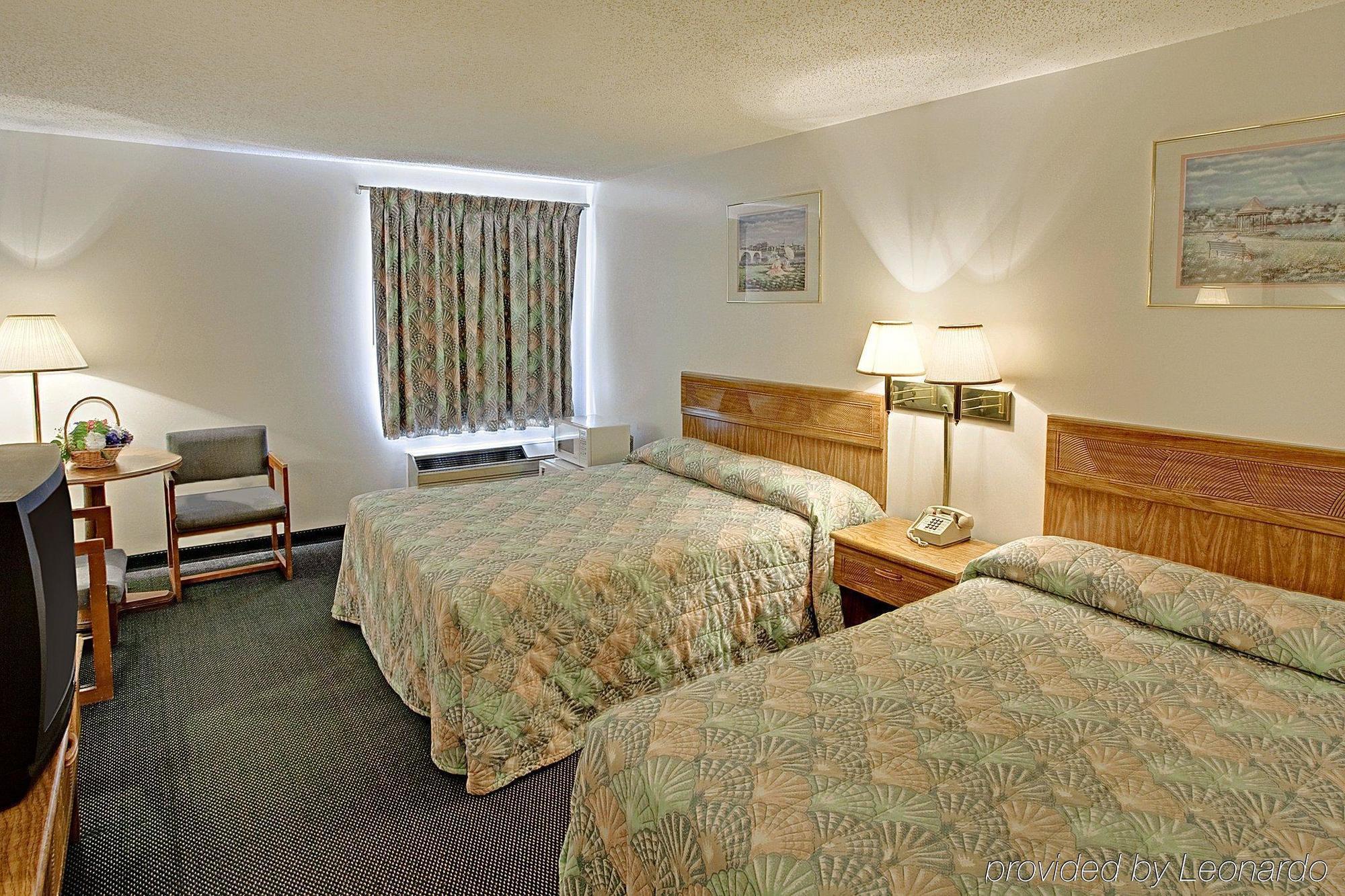 Americas Best Value Inn West Frankfort Room photo