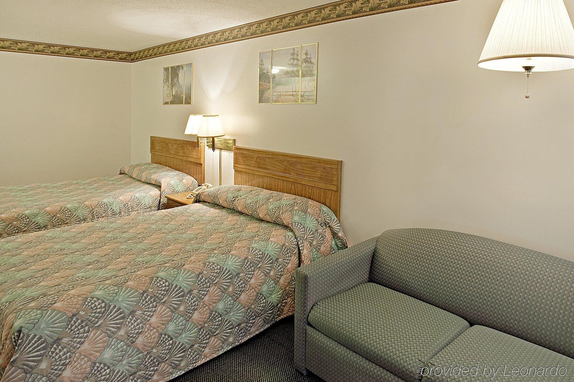 Americas Best Value Inn West Frankfort Room photo